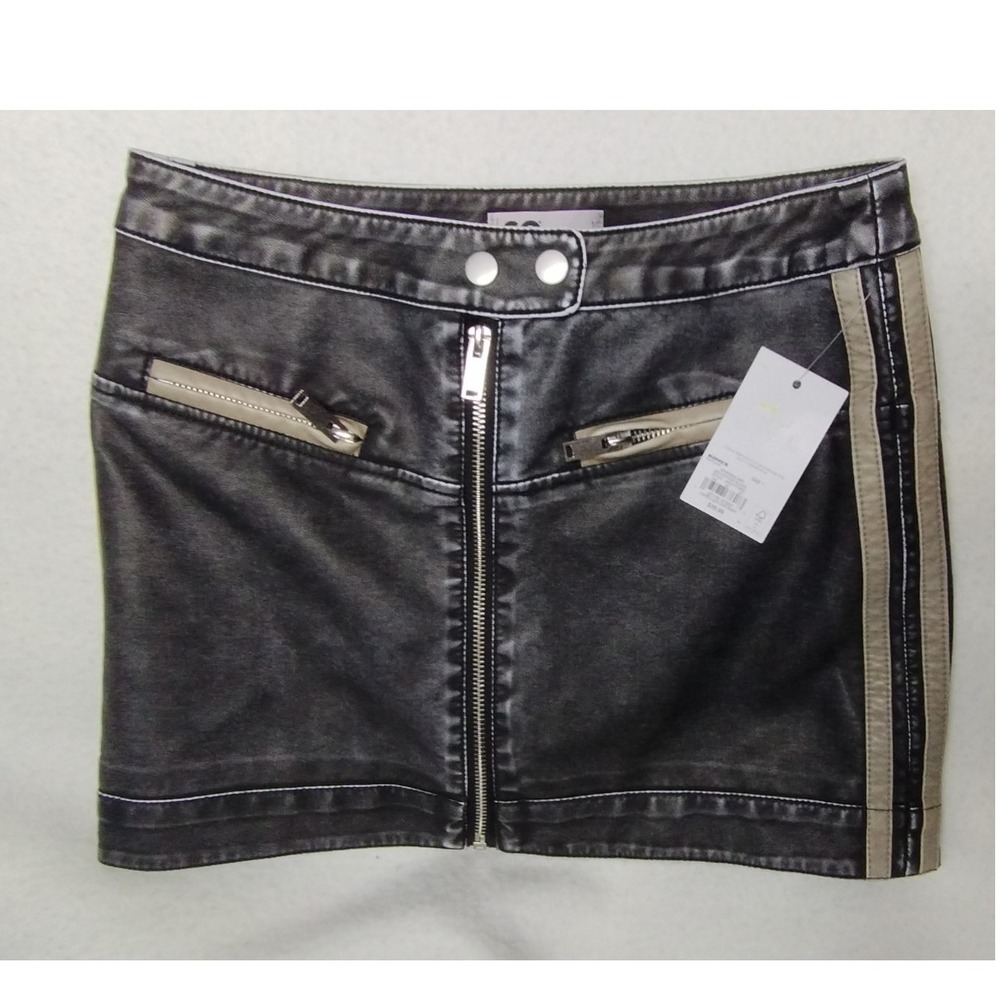 SO Faux Leather Mini Skirt Gray Wash Moto Zipper Accents Clubwear Party Jrs Sz1